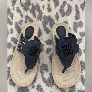 Cliffs by White Mountain blue sandals size 8 1/2